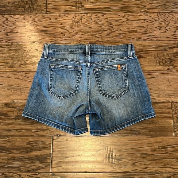 Joes Jeans 5” Inseam Mid Rise Shorts Size 24 - Picture 2 of 16